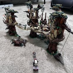 Lego set 10236 Ewok Village