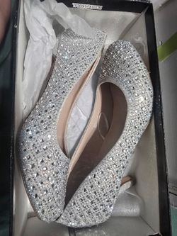 8 1/2 Silver Rhinestone Embellished Shoes