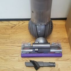 NEW cond DYSON ANIMAL2. ,  BIG BALL VACUUM WITH COMPLETE ATTACHMENTS  , AMAZING POWER SUCTION  , WORKS EXCELLENT  , IN THE BOX 
