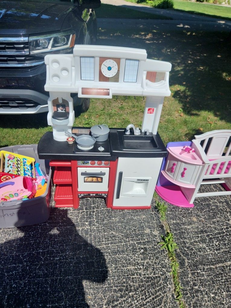 Multiple Kids Toy Items