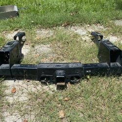 Trailer hitch for a 2020 model F350