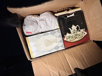 Formalities 10 Piece Mini Tea Set Christmas box