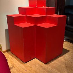 PEDESTAL DISPLAY ( 2 ) 