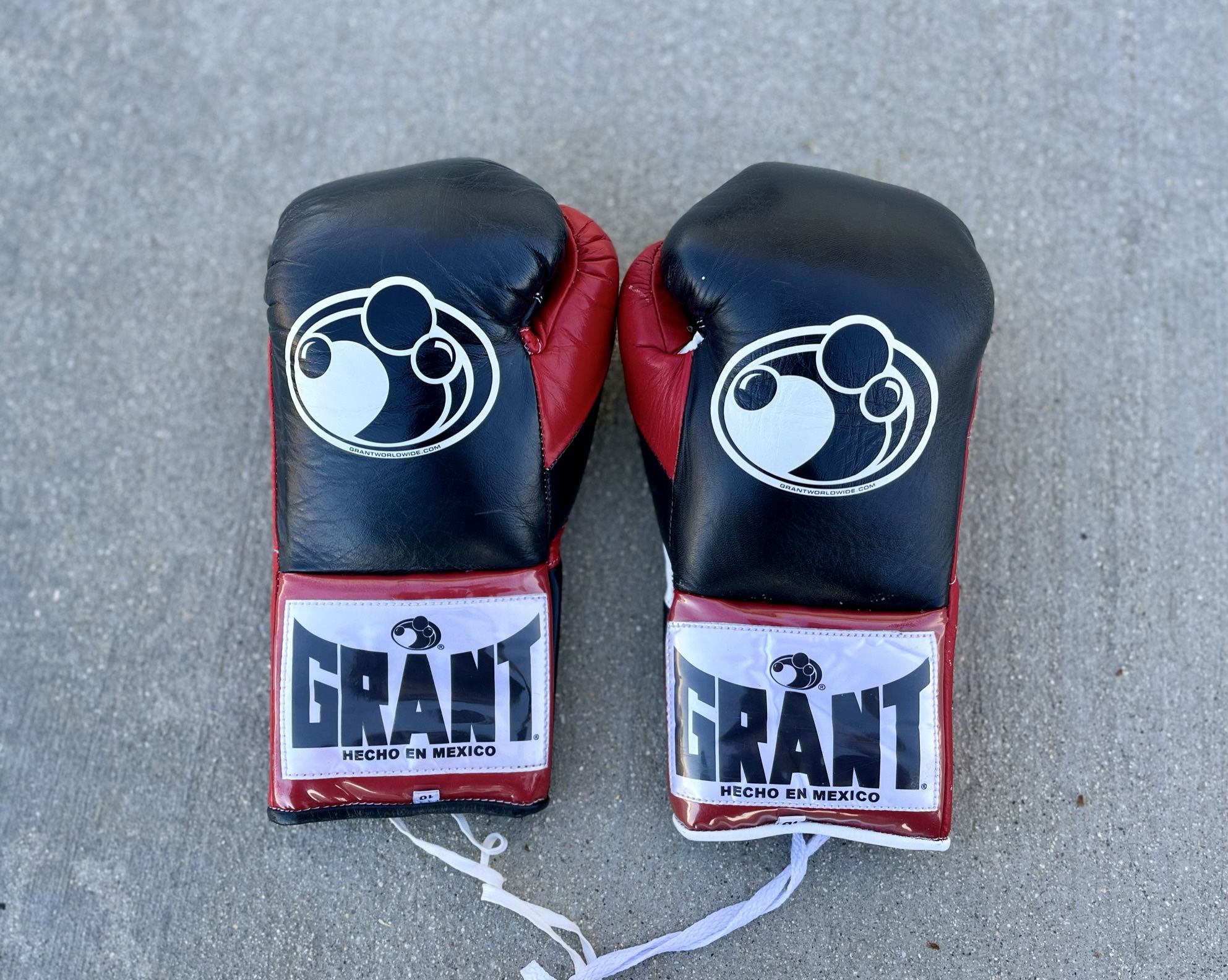 Authentic Grant 8oz Professional Gloves