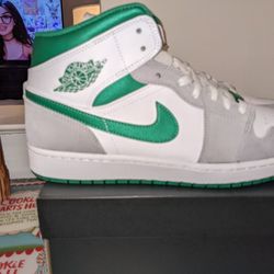 Air Jordan 1 Pine Green 🍏size 12m