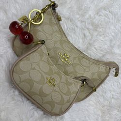 coach set with coach cherry