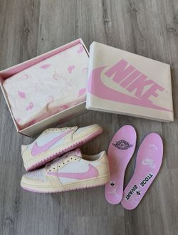 Nike Travis Scott low 1’s Shy Pink