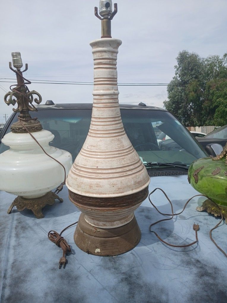 1 Lamp Antique