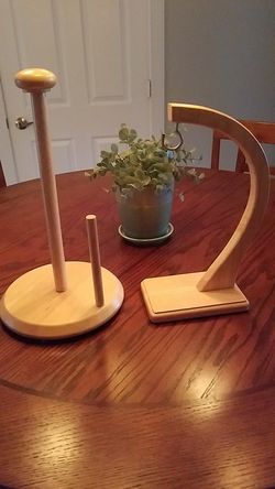 Paper towel an banana hanger