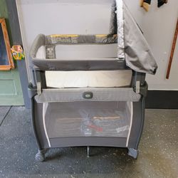 Graco Bassinet/Mini Pack & Play