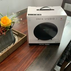 New Harman Kardon Onyx Studio 3 Portable Bluetooth Speaker