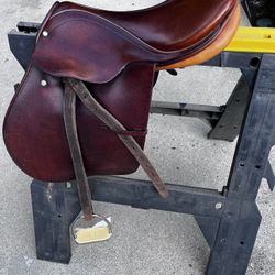Crump 17” English Saddle 