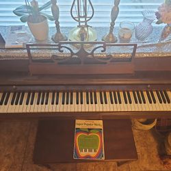 Wurlitzer Upright Spinet Piano, Model 2116 