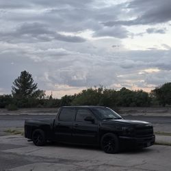 09 CHEVY SILVERADO CREW CAB