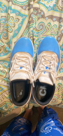 2 set of jordans