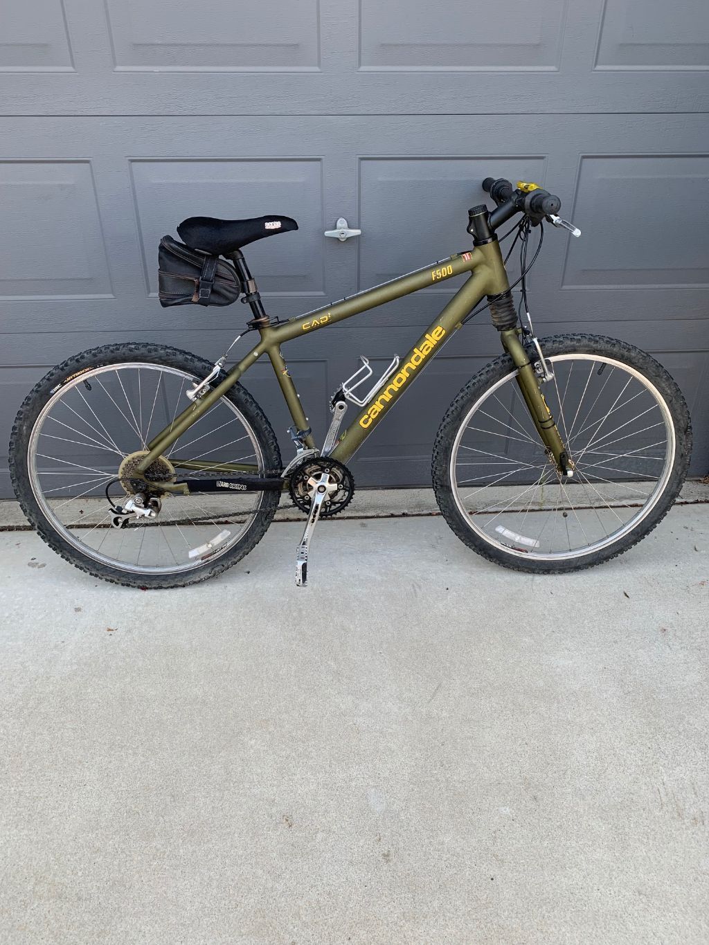 Cannondale Medium Mountain Bike 