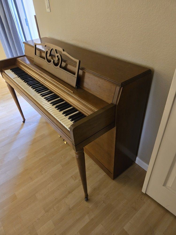 Wurlitzer Piano