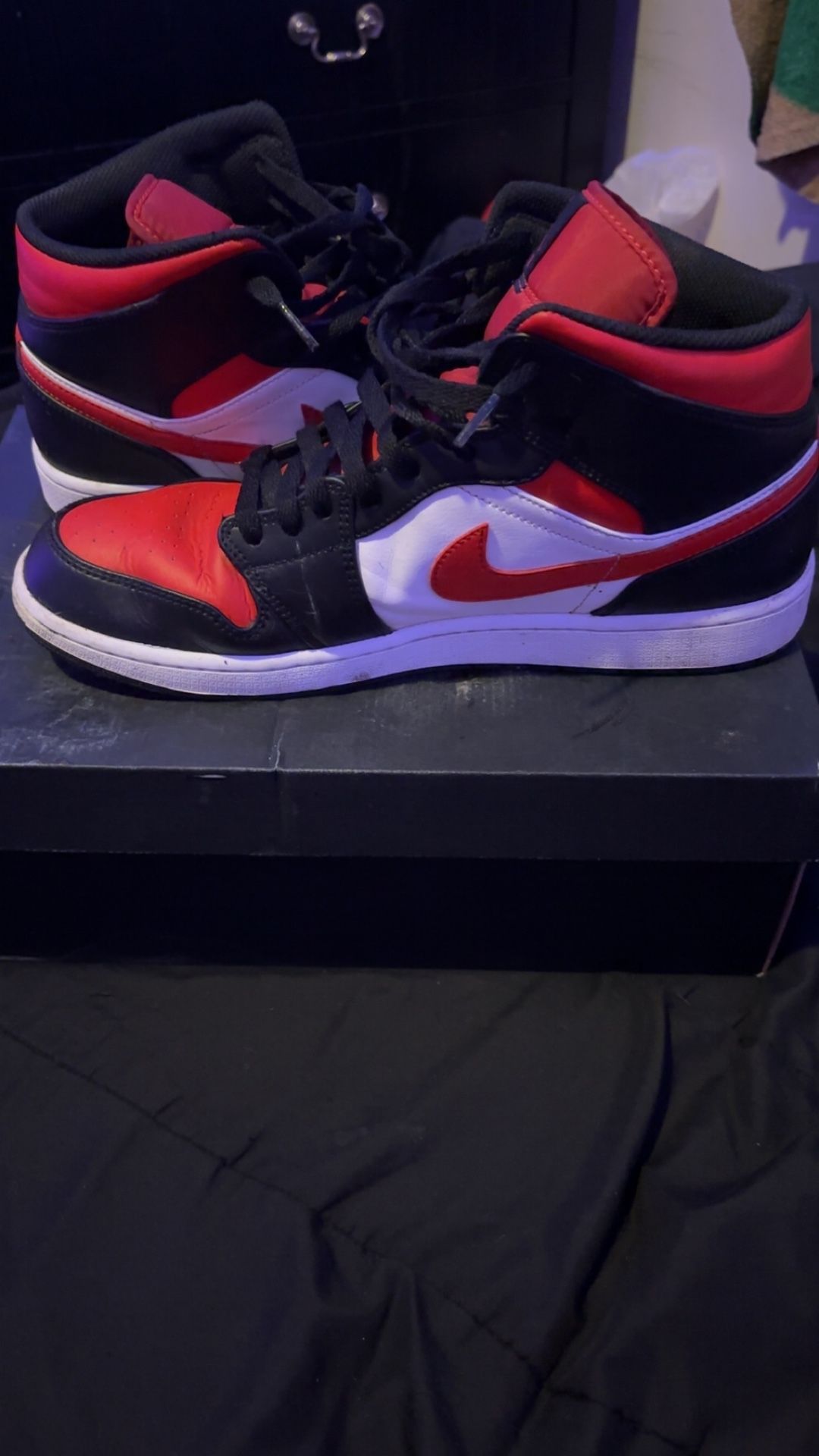 jordan 1 bred toe mids