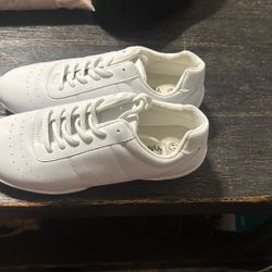 Cheer Shoes Size 41-8 In USA 