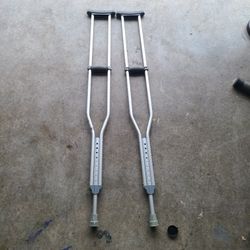 Crutches 