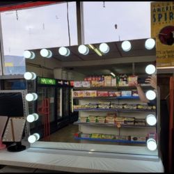 Hollywood Vanity Mirrors Bluetooth Mirror (BRAND NEW)