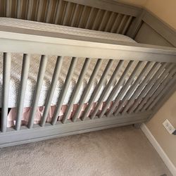 Baby Crib - Great Condition 