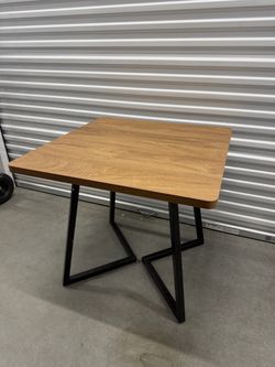 Stories 31.5" Industrial Square Dining / Kitchen Table