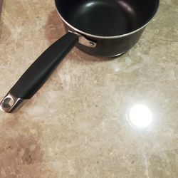 8.5 inch Members Mark sauce pan
