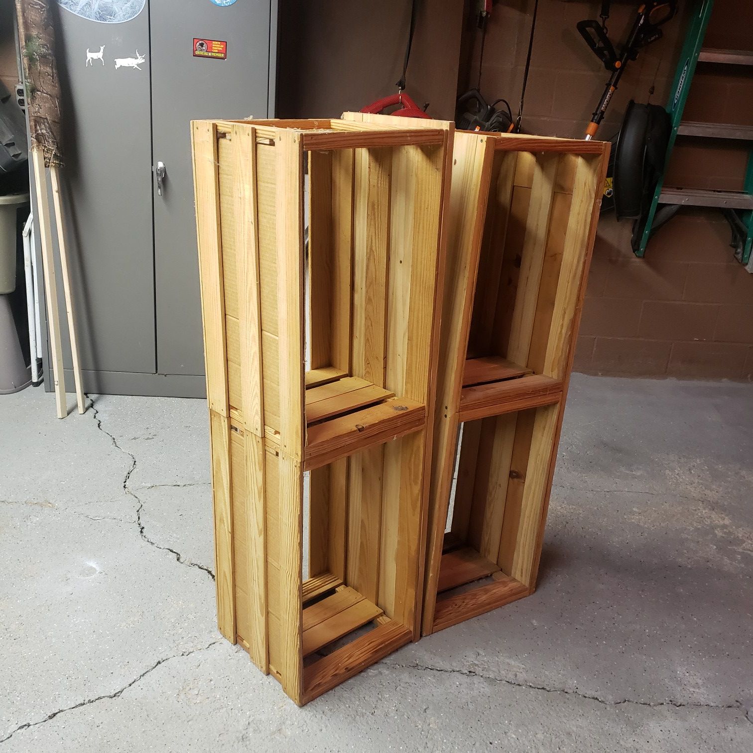 2 wooden crates huge