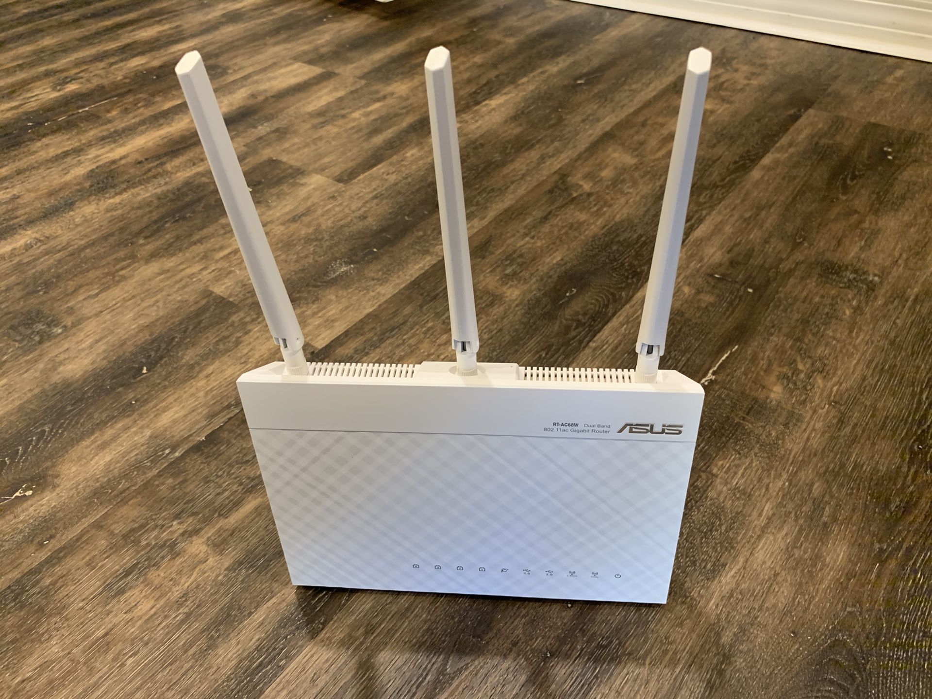 ASUS Wi-Fi 802.11ac Gigabit Router (RT-AC68W)