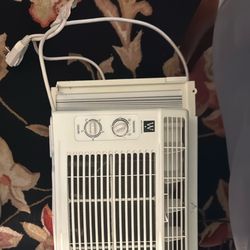 Window Air conditioner $75
