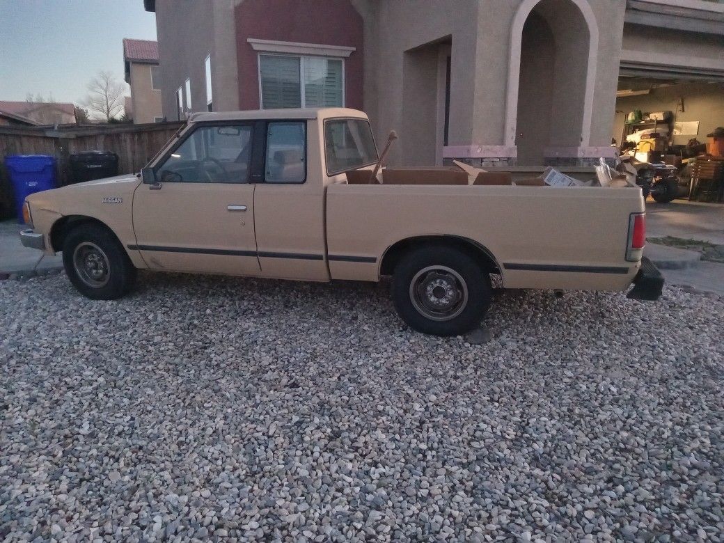 1985 Nissan Pickup for Sale in Victorville, CA - OfferUp