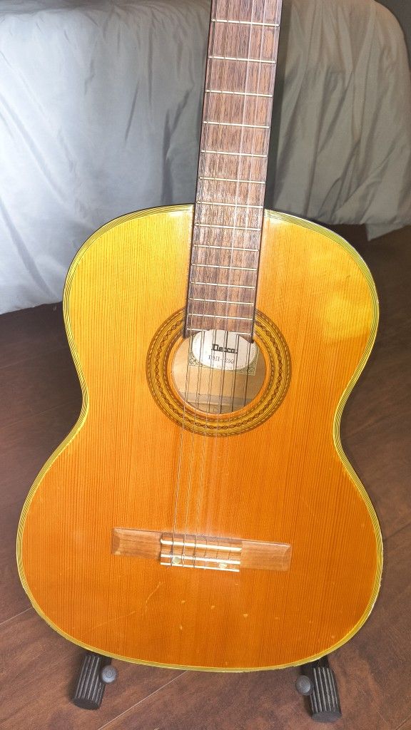 Mid 60s Late70s Decca DMI-259 Classic Guitar