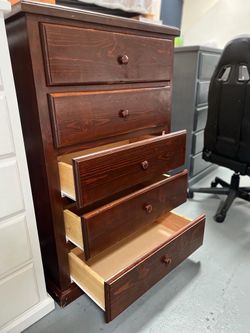 Five drawers dresser