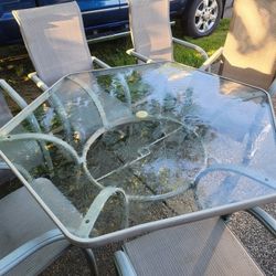 Embossed Glass Table With Chairs