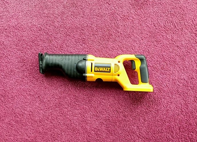 DeWalt 24 Volt Cordless Reciprocating Saw