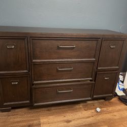 dresser