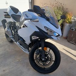 2023 Kawasaki Ninja 400