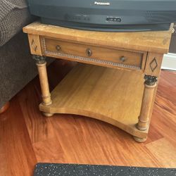 Veneer End table  24x27x20
