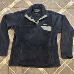 Women’s Navy Blue Patagonia Sweater 