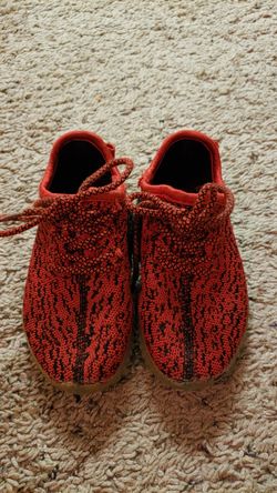 Red light up shoes 10c