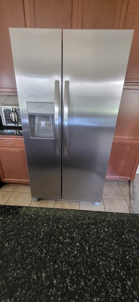Refrigerador FRIGIDAIRE