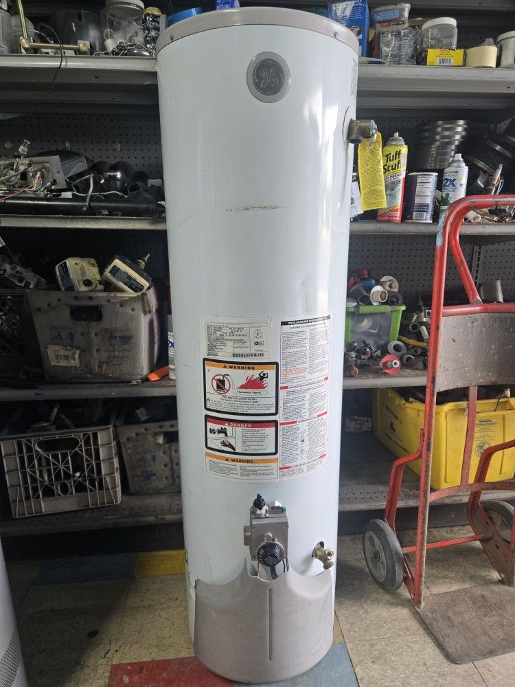 GE 28 30 Gallon Water Heater - Great Condition!
