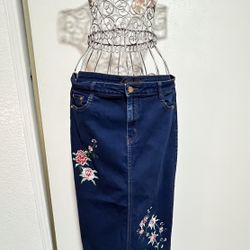 Women  Designer Long stretch Denim Skirt Size L 