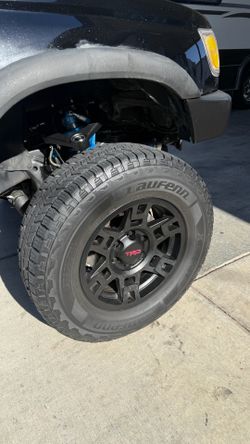 17” Trd Pro Wheels with tires 265/70/R17