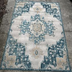 Gertmenien 9’6” * 6’ 6” Rug