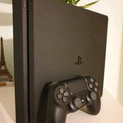 1TB PS4 Slim with free game