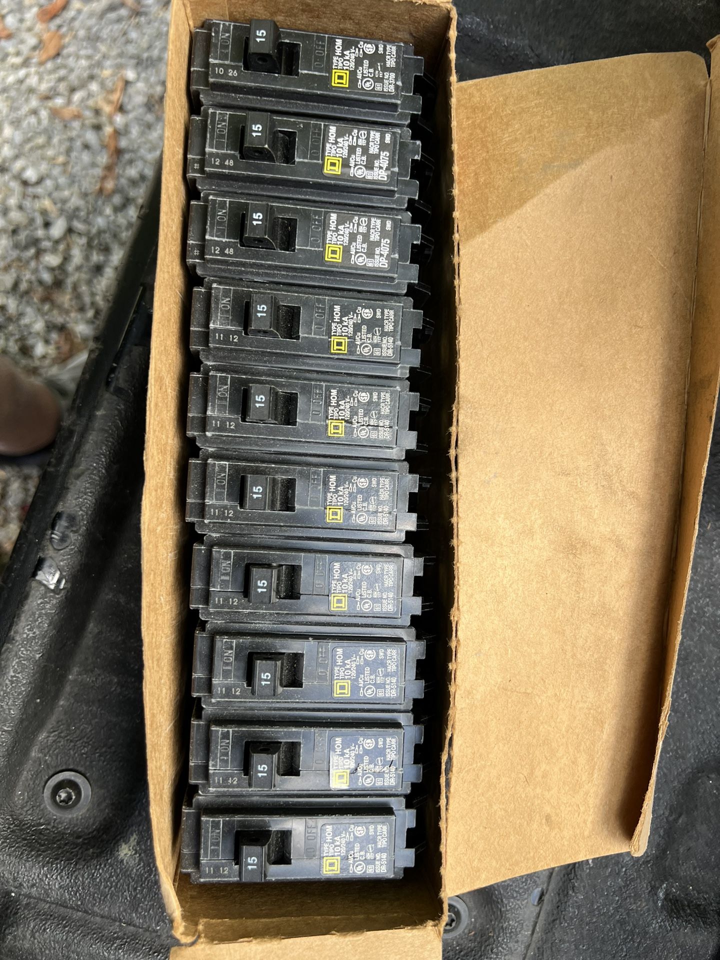 New 10 SQUARE D 15A ARC FAULT HOMELINE SERIES