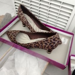 Easy Street Size 7 Comfortable Small Heel Shoes