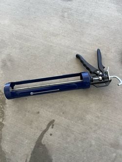 Pistola para caquin  es grande